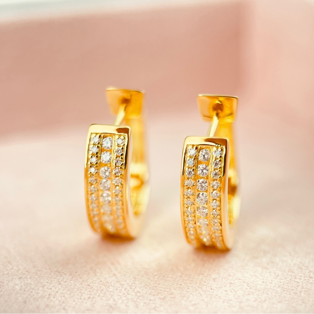 S925 in 18K Gold Plating Huggies Hoop Earrings 0.37ctw Moissanite